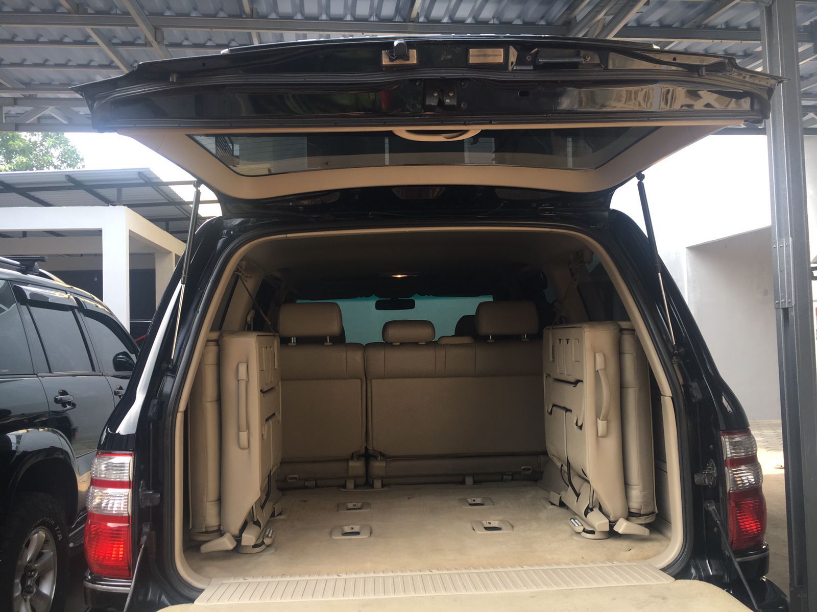 2005 Toyota Land Cruiser  2005 Toyota Land Cruiser