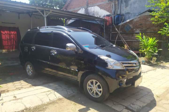 2012 Daihatsu Xenia  1.0 M MT SPORTY 2012 Daihatsu Xenia  1.0 M MT SPORTY