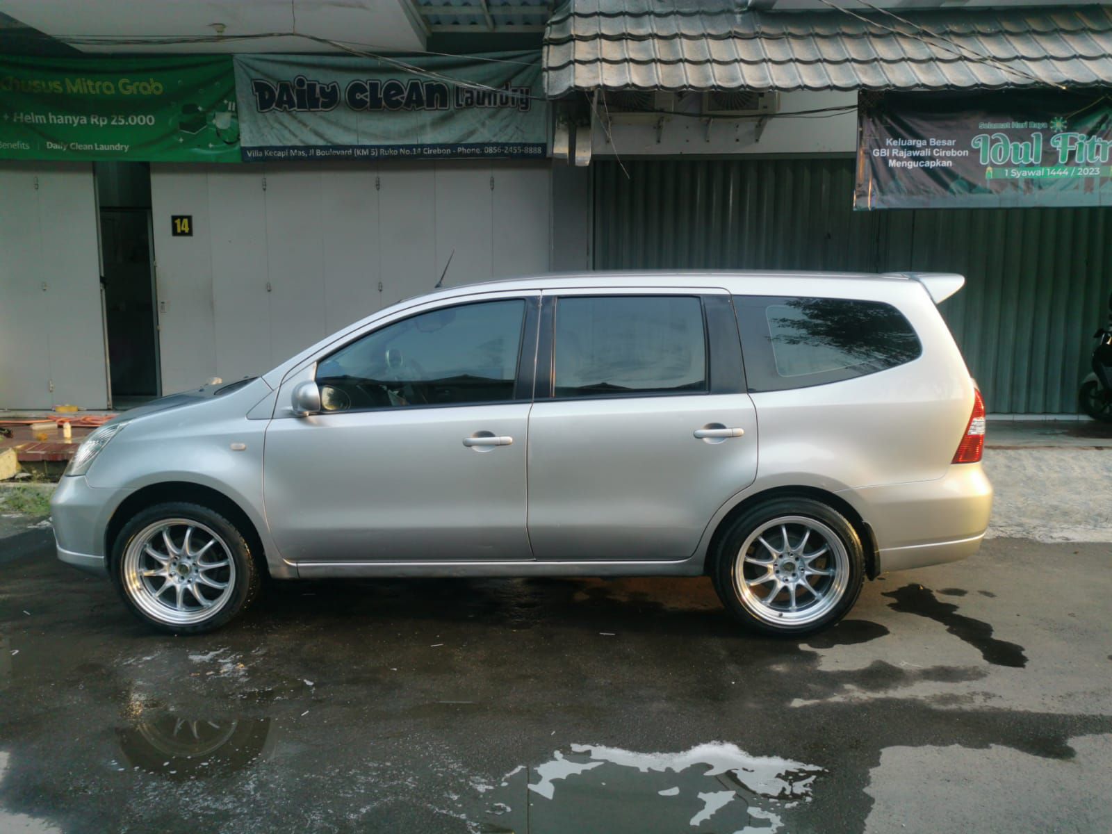 2008 Nissan Grand Livina 1.5 XV CVT Bekas 2008 Nissan Grand Livina 1.5 XV CVT Bekas