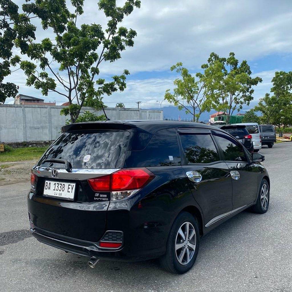 2016 Honda Mobilio E 1.5L AT 2016 Honda Mobilio E 1.5L AT