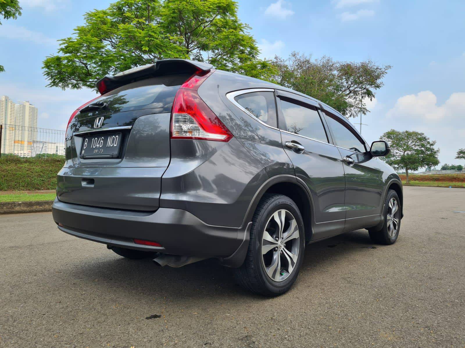 2013 Honda CR-V  2.4 I-VTEC AT 2013 Honda CR-V  2.4 I-VTEC AT