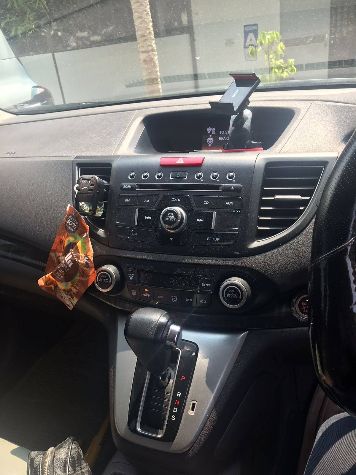 2013 Honda CR-V  2.4 I-VTEC AT 2013 Honda CR-V  2.4 I-VTEC AT