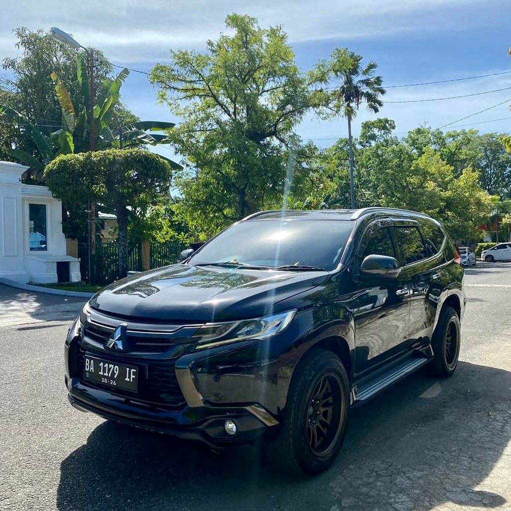 2017 Mitsubishi Pajero Sport Dakar AT 4x2 2017 Mitsubishi Pajero Sport Dakar AT 4x2