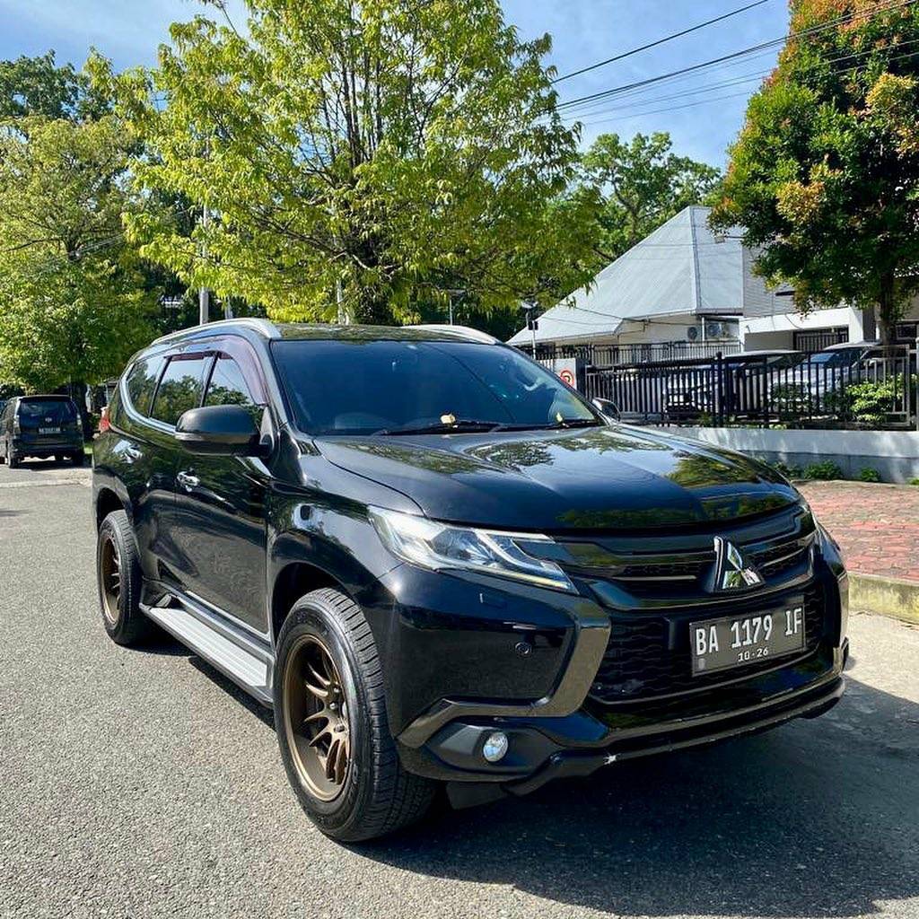 2017 Mitsubishi Pajero Sport Dakar AT 4x2 2017 Mitsubishi Pajero Sport Dakar AT 4x2