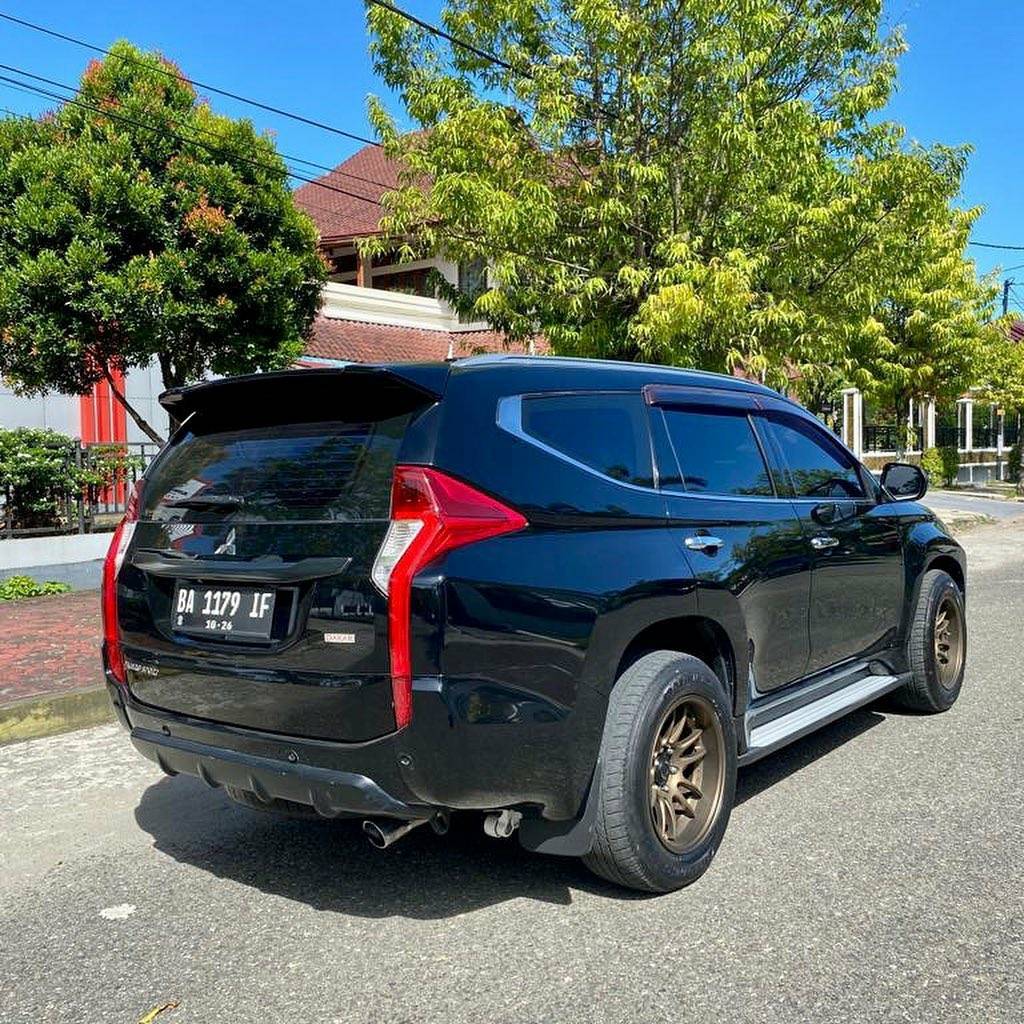 2017 Mitsubishi Pajero Sport Dakar AT 4x2 2017 Mitsubishi Pajero Sport Dakar AT 4x2