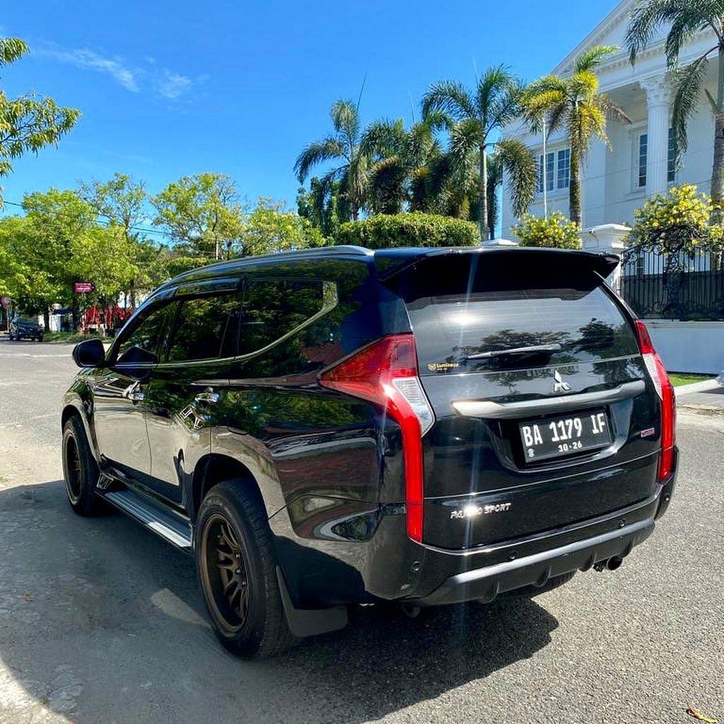 2017 Mitsubishi Pajero Sport Dakar AT 4x2 2017 Mitsubishi Pajero Sport Dakar AT 4x2