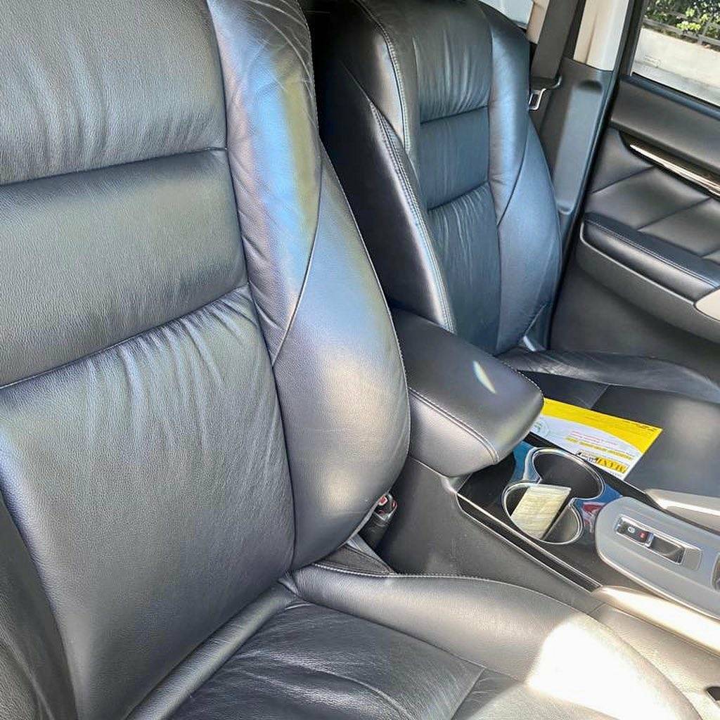 2017 Mitsubishi Pajero Sport Dakar AT 4x2 2017 Mitsubishi Pajero Sport Dakar AT 4x2