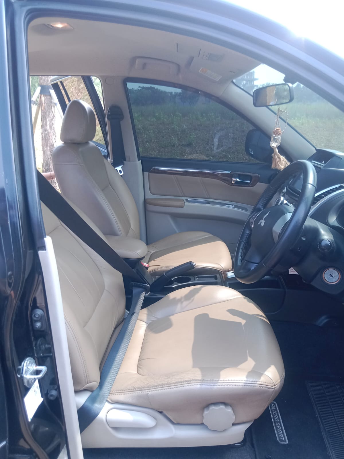 2014 Mitsubishi Pajero Sport  2014 Mitsubishi Pajero Sport