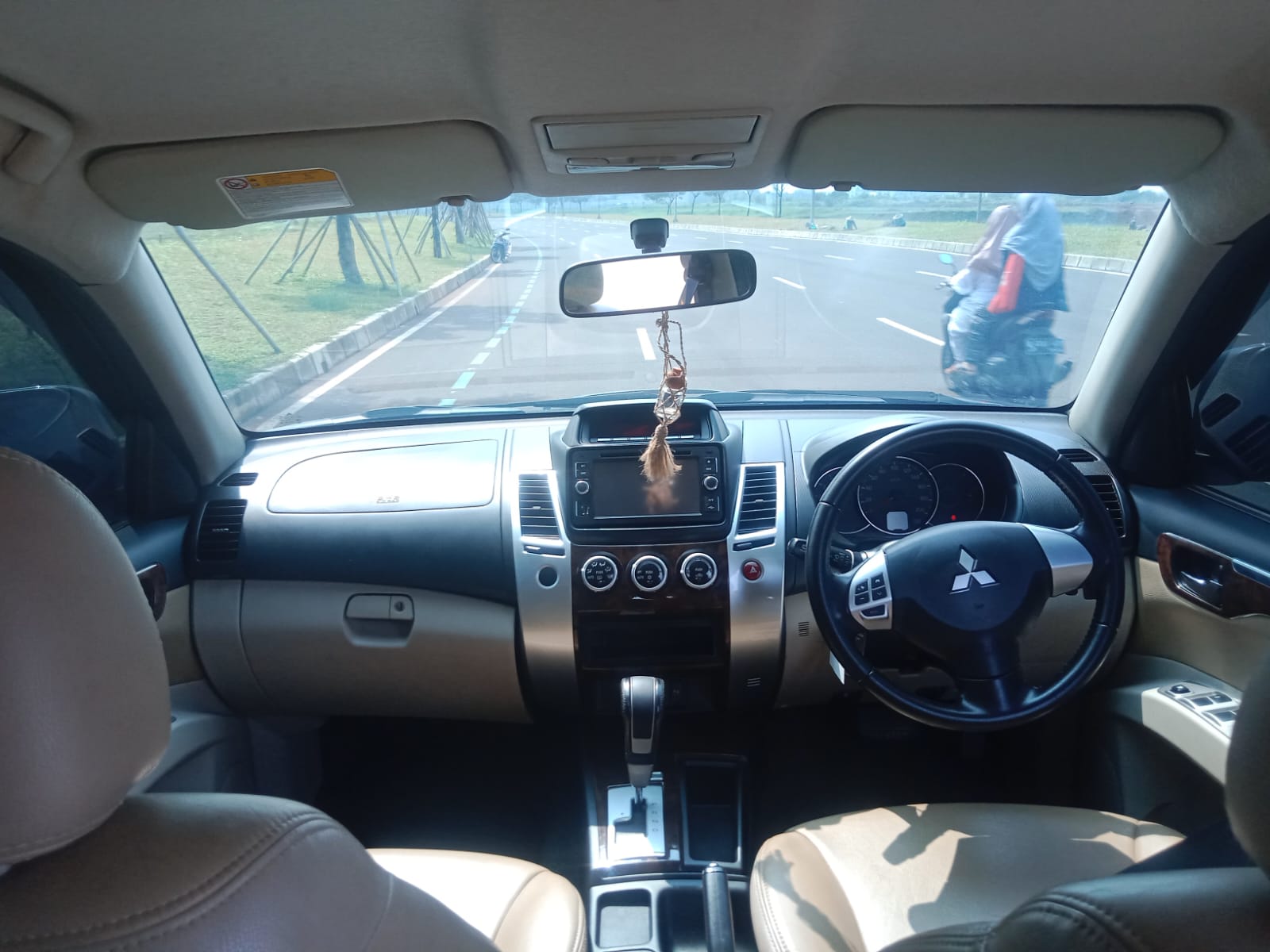 2014 Mitsubishi Pajero Sport  2014 Mitsubishi Pajero Sport