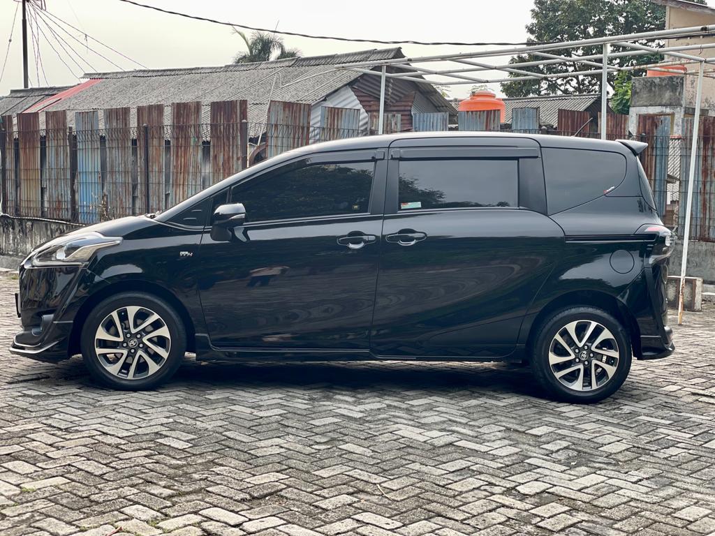 2017 Toyota Sienta 2017 Toyota Sienta