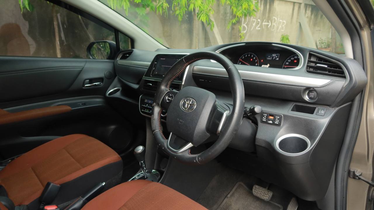 2017 Toyota Sienta 2017 Toyota Sienta