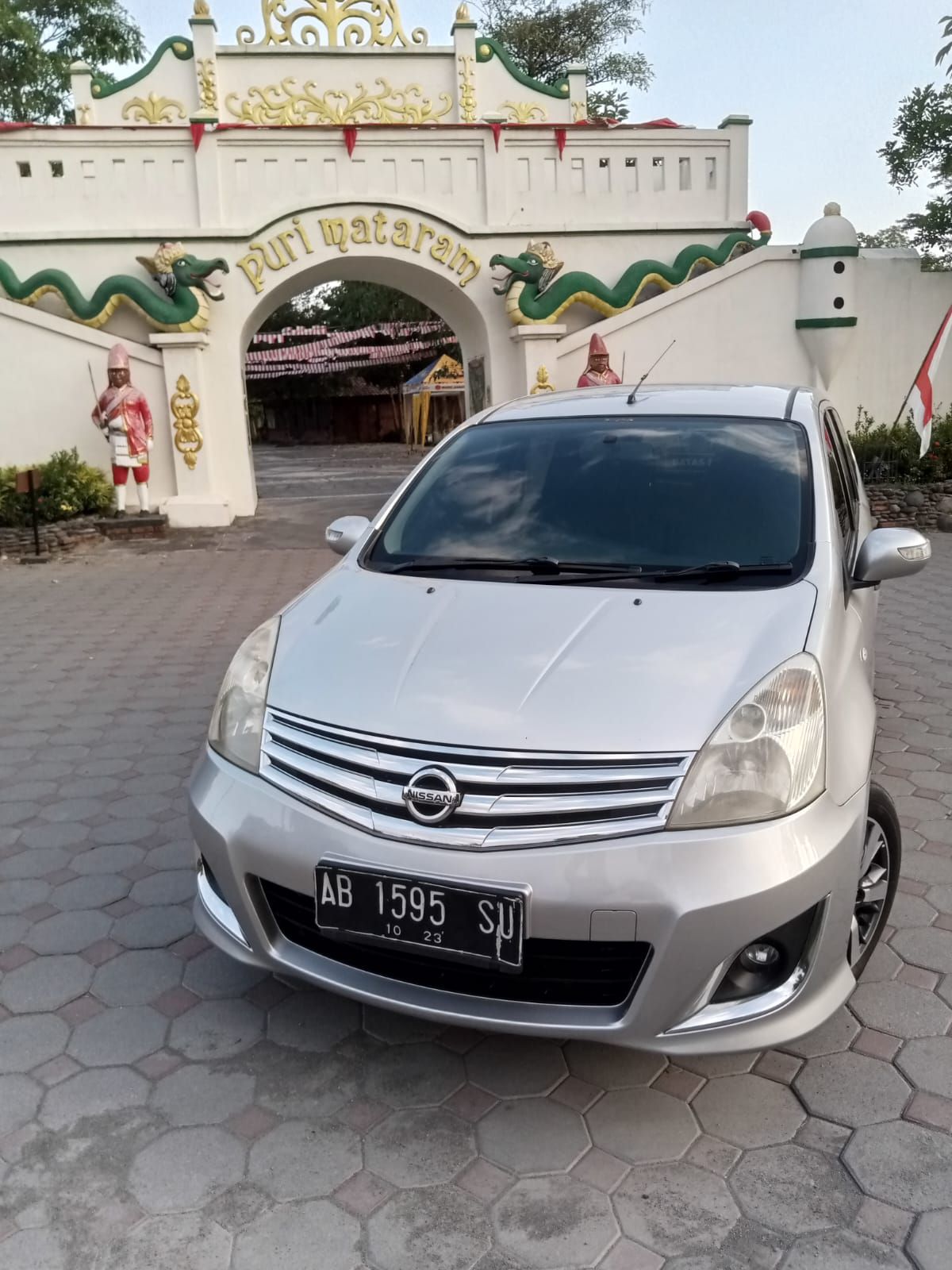 2012 Nissan Grand Livina 1.5 HWS CVT 2012 Nissan Grand Livina 1.5 HWS CVT