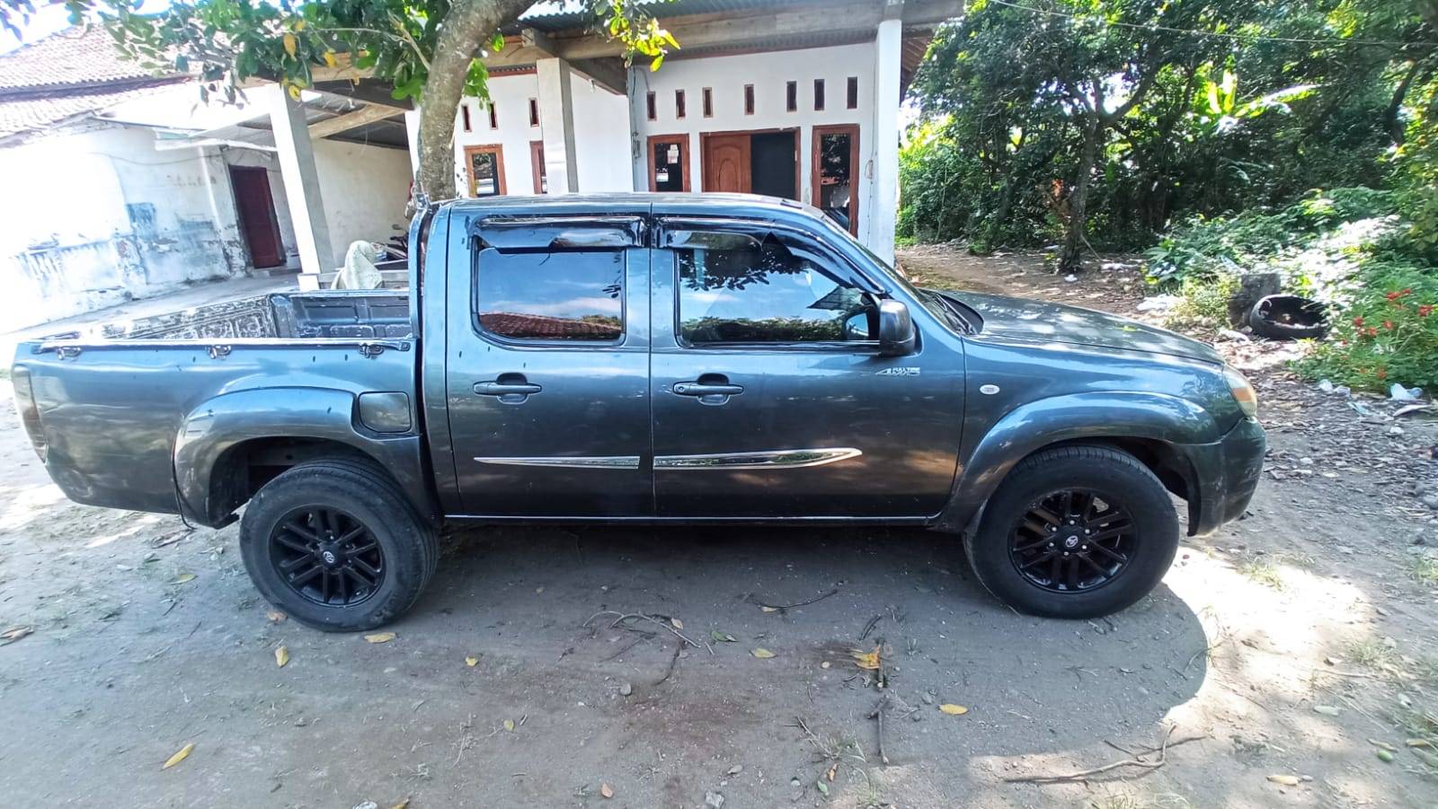 2010 Mazda BT-50 4X4 2.5L MT 2010 Mazda BT-50 4X4 2.5L MT