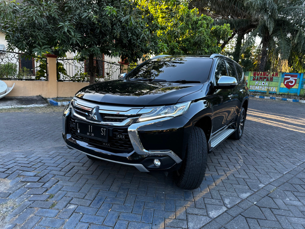 2016 Mitsubishi Pajero Sport Dakar AT 4x2 Bekas 2016 Mitsubishi Pajero Sport Dakar AT 4x2 Bekas