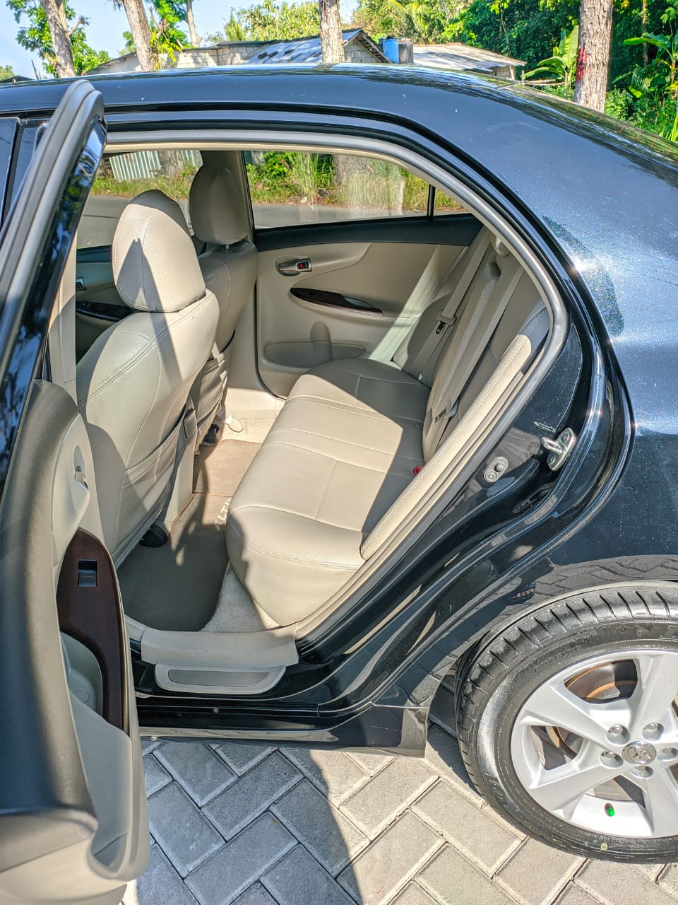 2013 Toyota Corolla Altis 2013 Toyota Corolla Altis