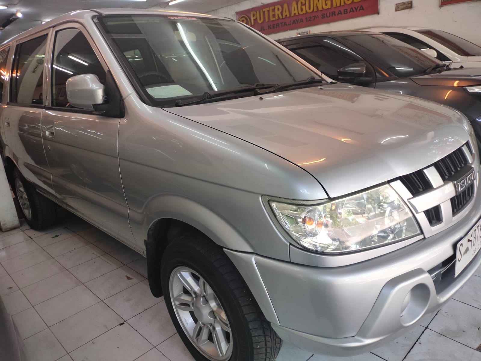 2014 Isuzu Panther 2014 Isuzu Panther