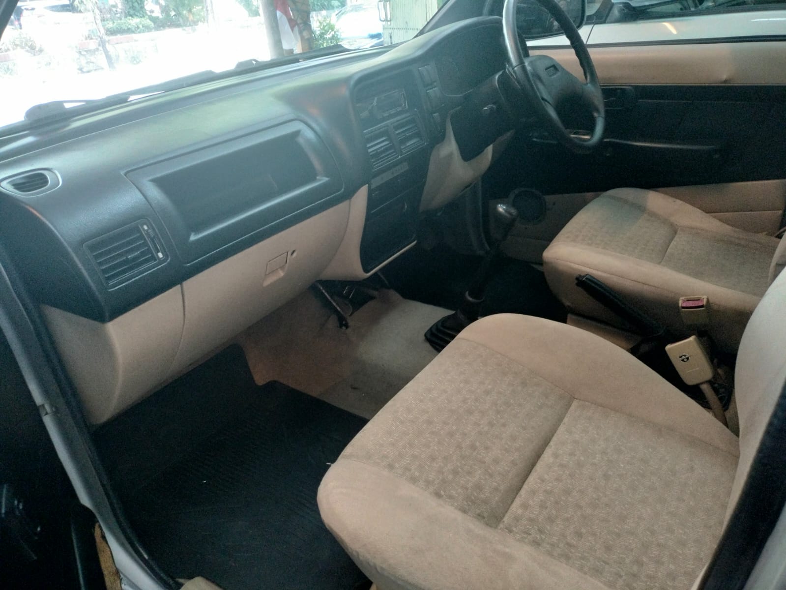 2014 Isuzu Panther 2014 Isuzu Panther