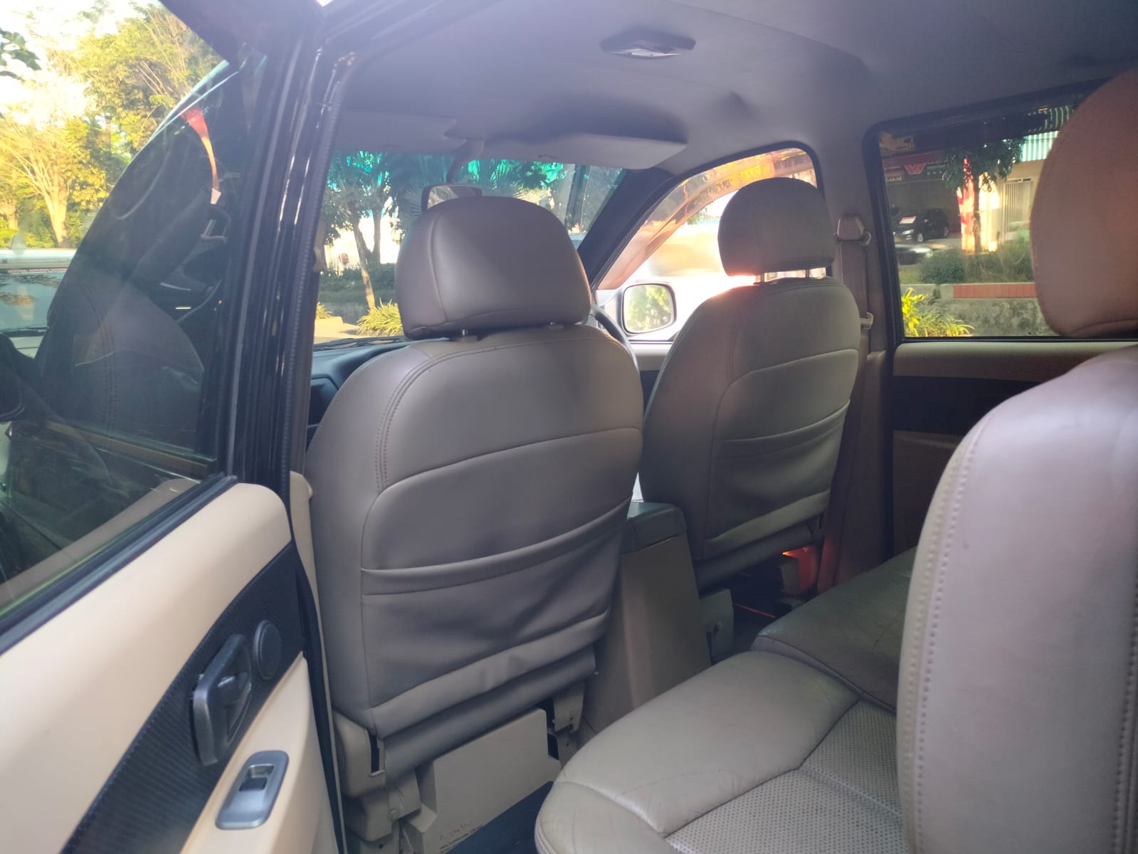 2010 Isuzu Panther 2010 Isuzu Panther