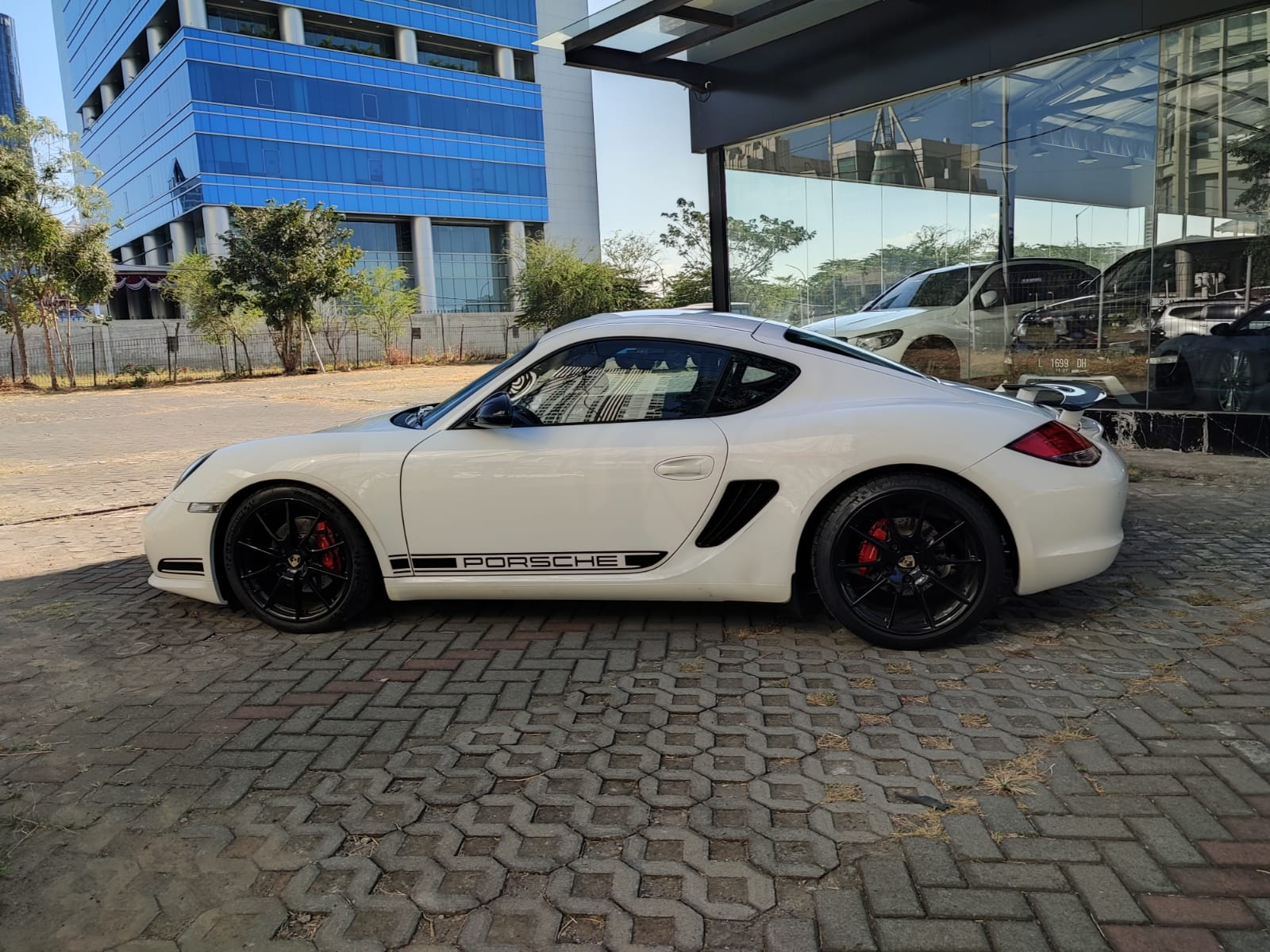 2011 Porsche Cayman 2011 Porsche Cayman