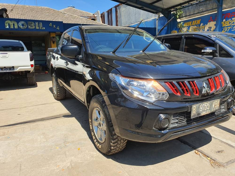 2017 Mitsubishi Triton HDX MT Double Cab 4WD Bekas