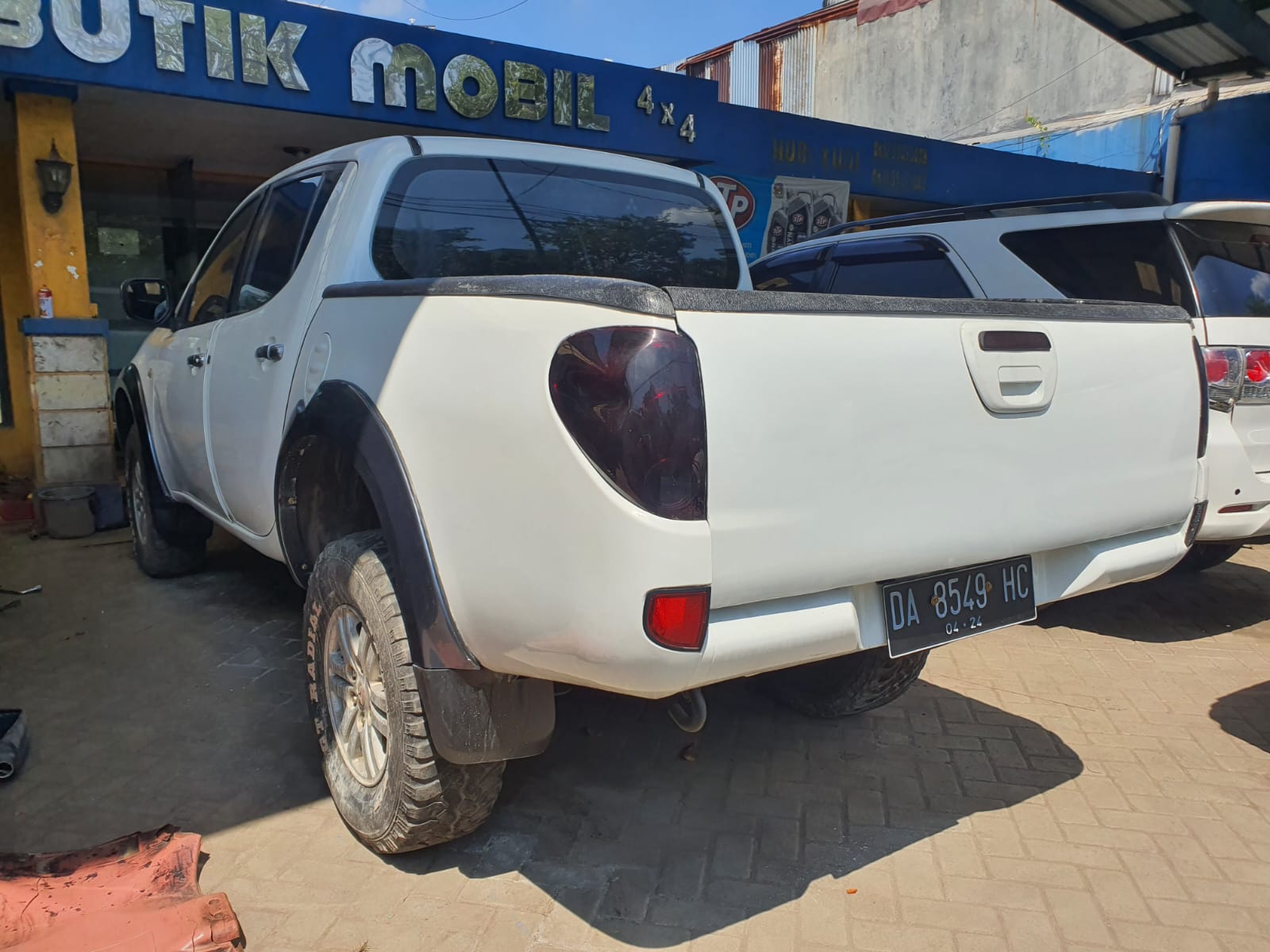 2012 Mitsubishi Strada 2012 Mitsubishi Strada