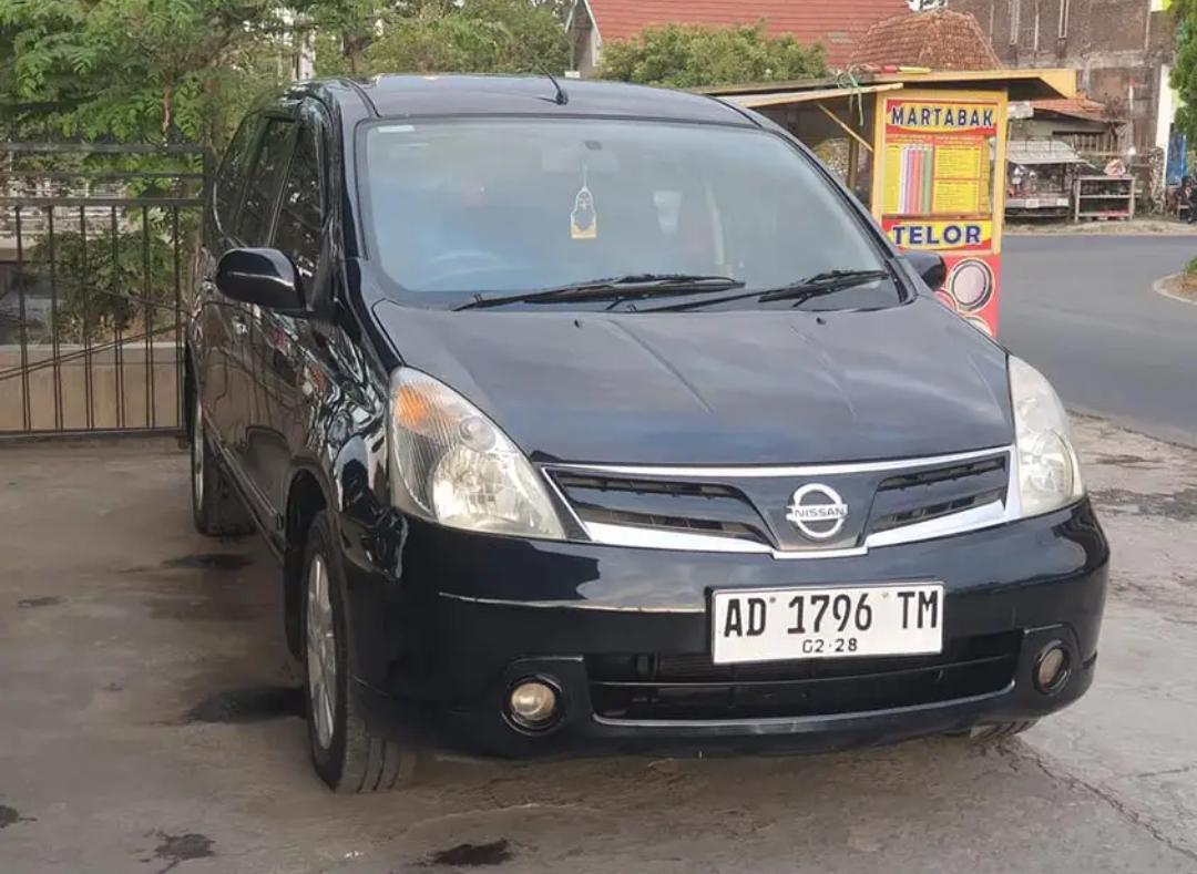 Second Hand 2011 Nissan Grand Livina Second Hand 2011 Nissan Grand Livina