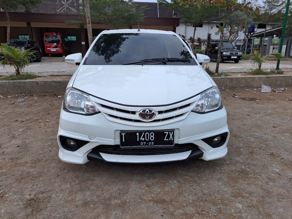 2013 Toyota Etios Valco