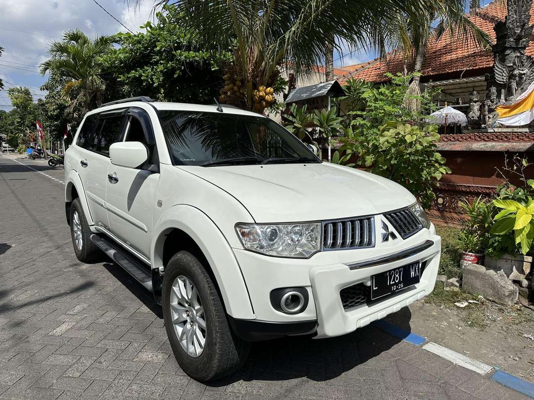 2011 Mitsubishi Pajero Sport  2011 Mitsubishi Pajero Sport