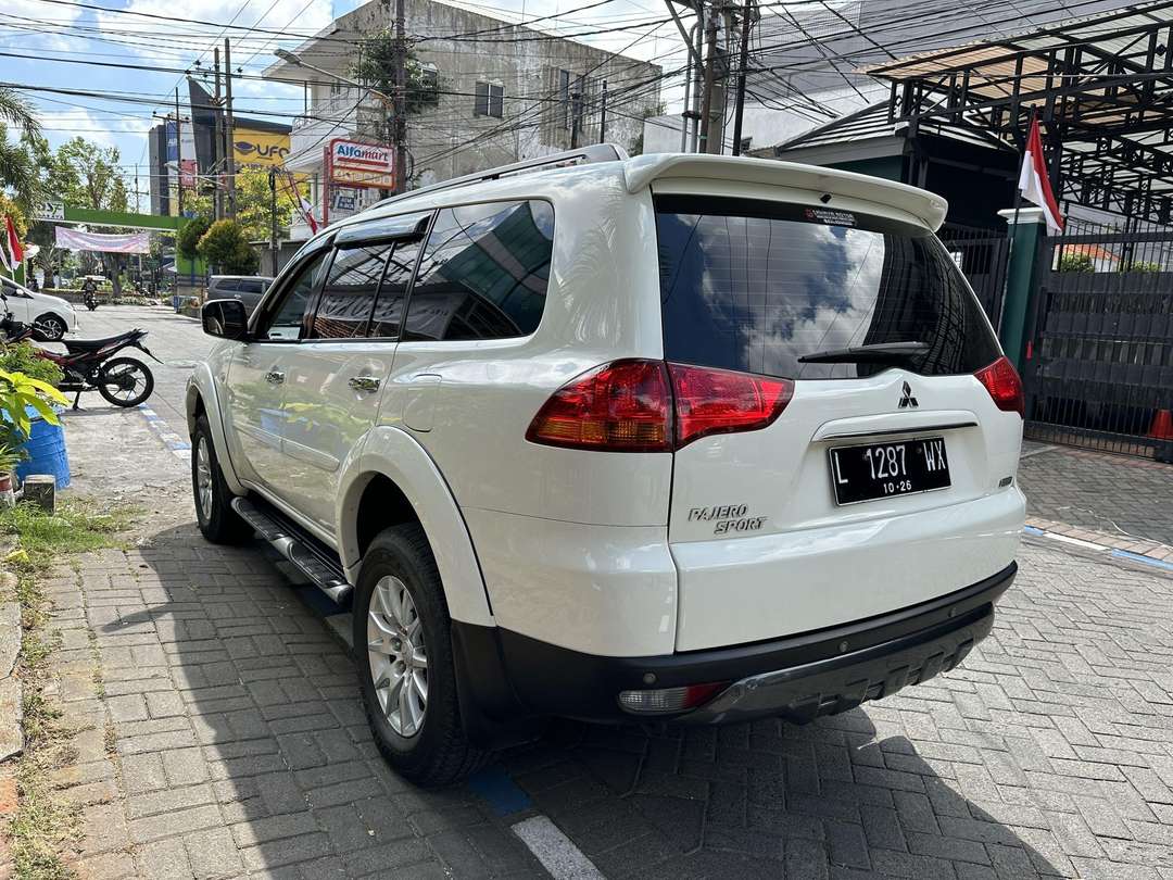 2011 Mitsubishi Pajero Sport  2011 Mitsubishi Pajero Sport