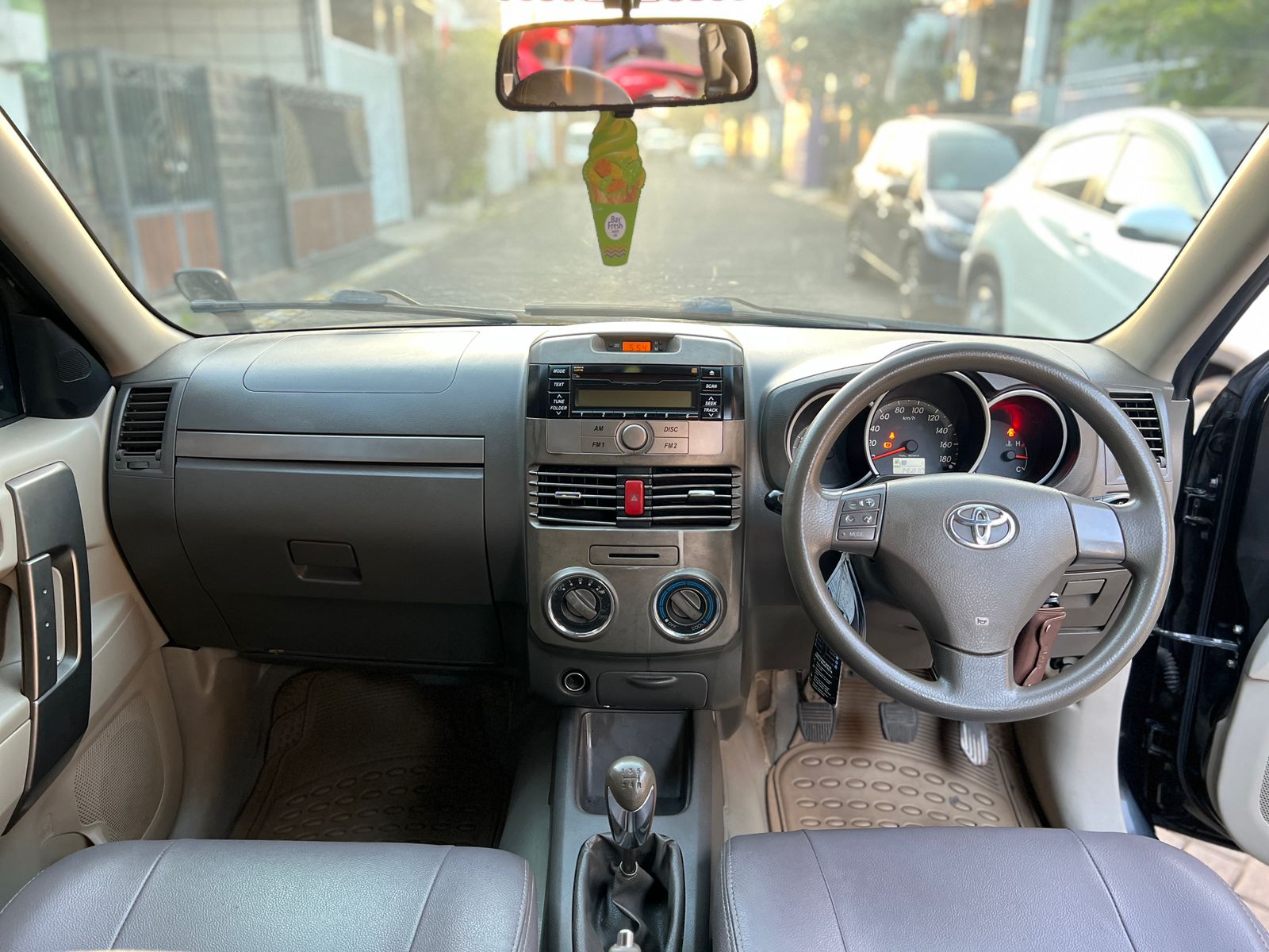 2012 Toyota Rush 2012 Toyota Rush