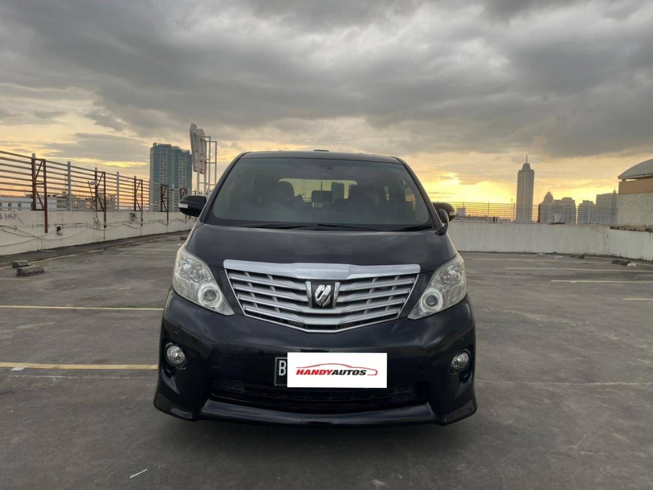 2011 Toyota Alphard  2.4L S AT 2.4L S AT tua