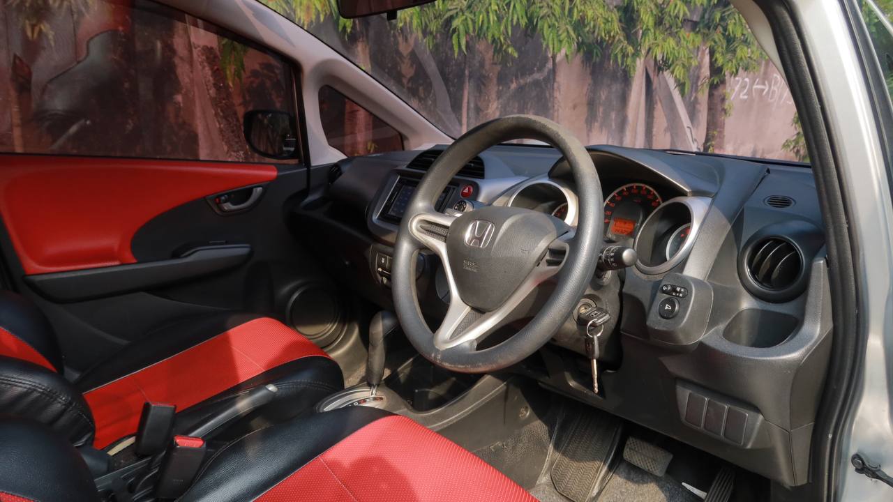 Dijual 2013 Honda Jazz RS CVT RS CVT Bekas