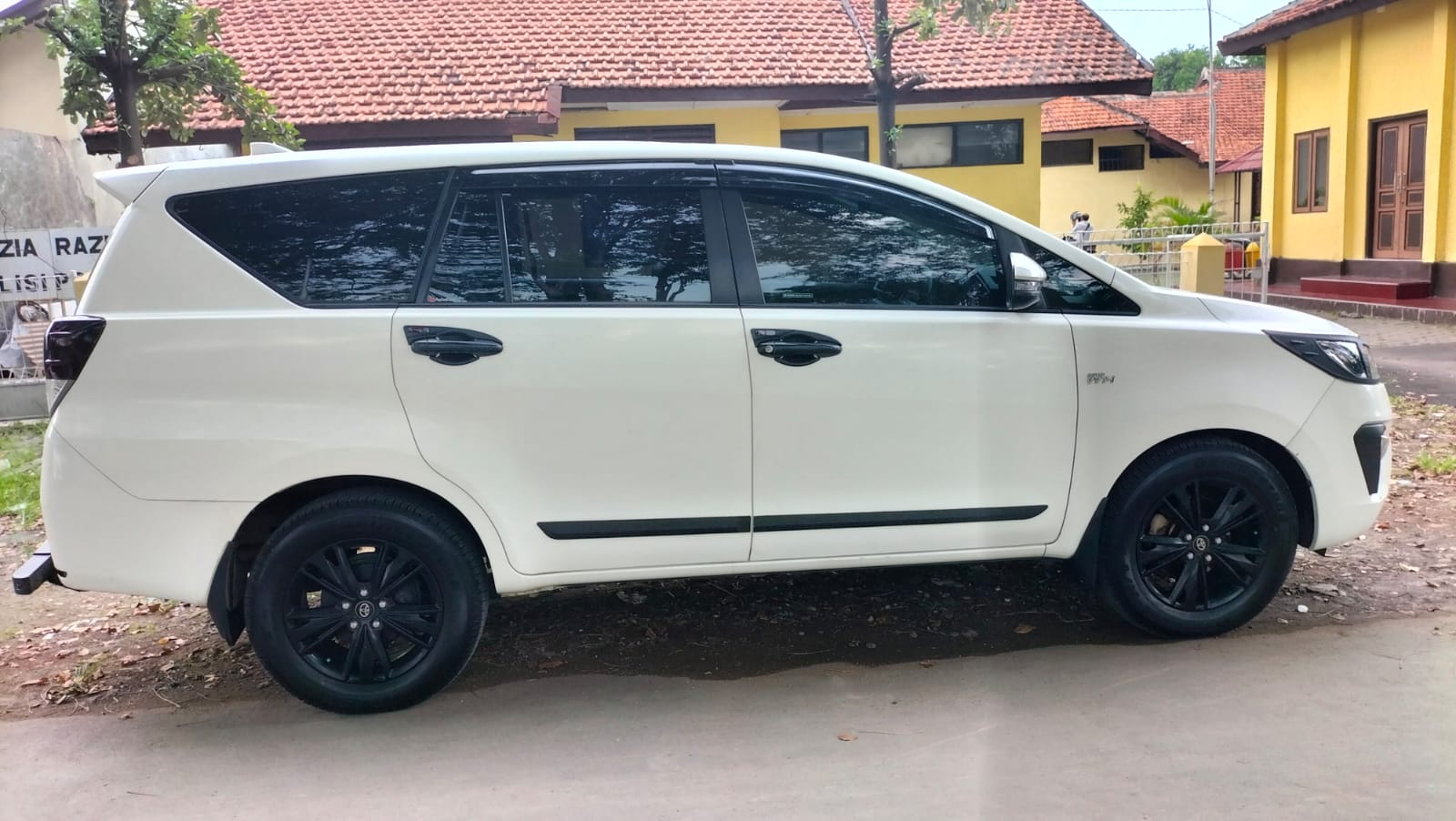 2017 Toyota Innova 2017 Toyota Innova