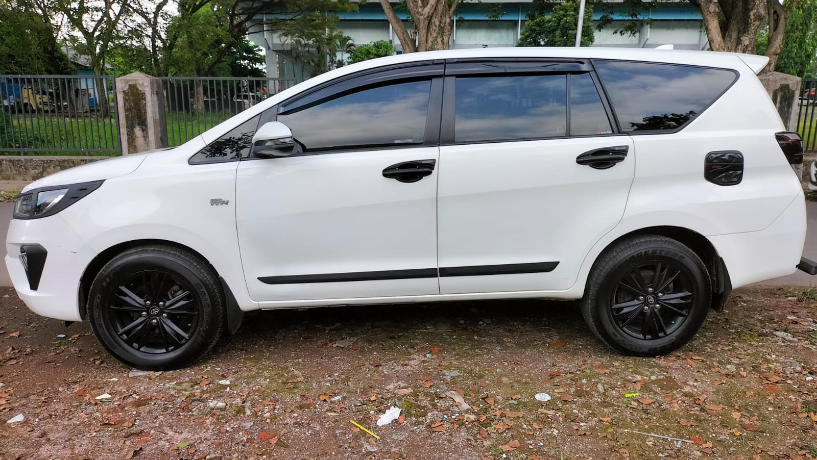 2017 Toyota Innova 2017 Toyota Innova