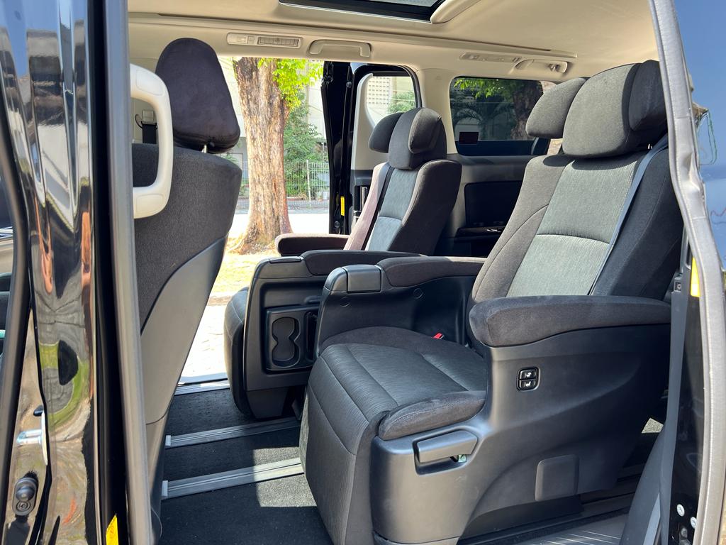 2012 Toyota Vellfire 2012 Toyota Vellfire