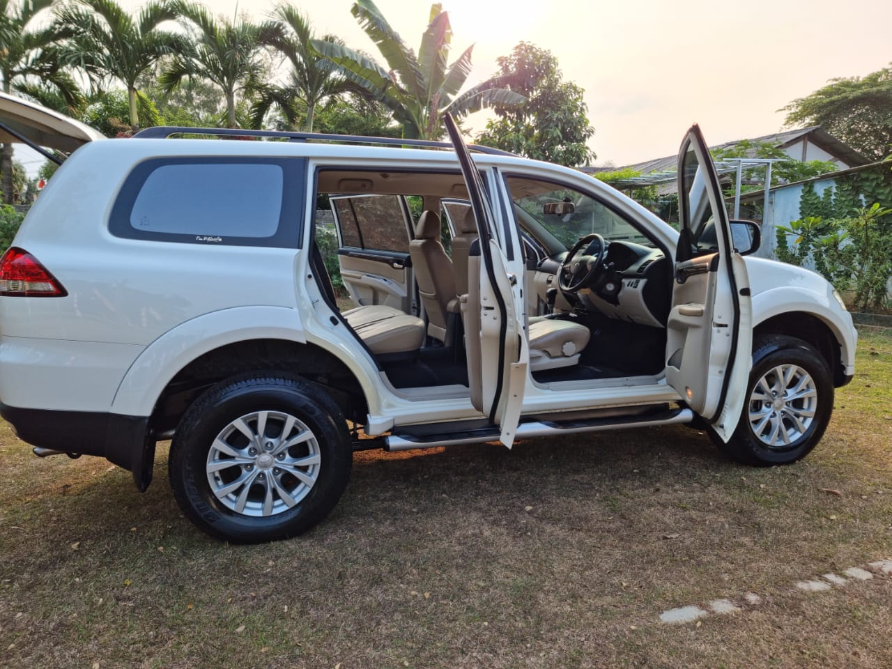 2014 Mitsubishi Pajero Sport 2014 Mitsubishi Pajero Sport