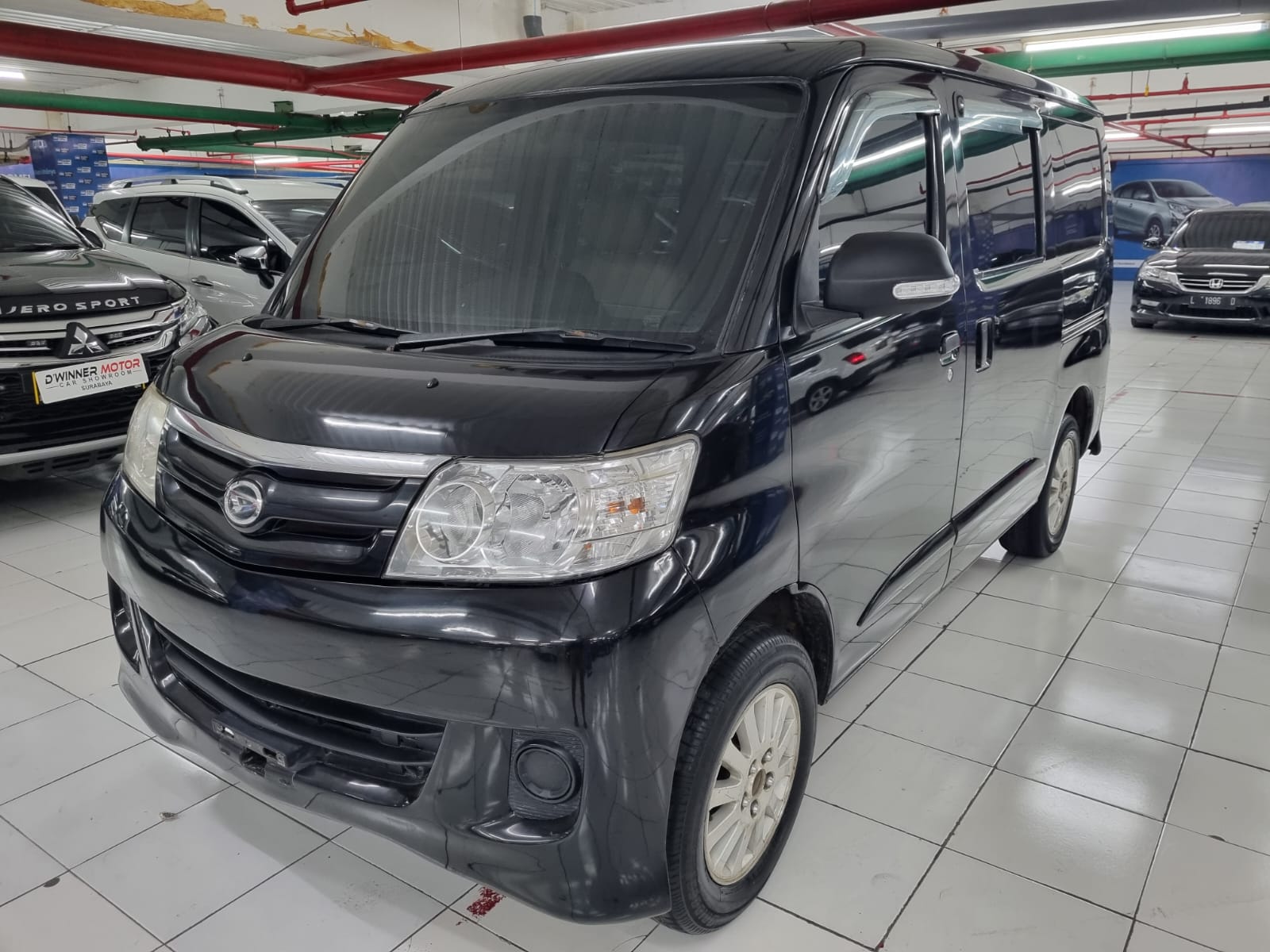 2012 Daihatsu Luxio Bekas 2012 Daihatsu Luxio Bekas