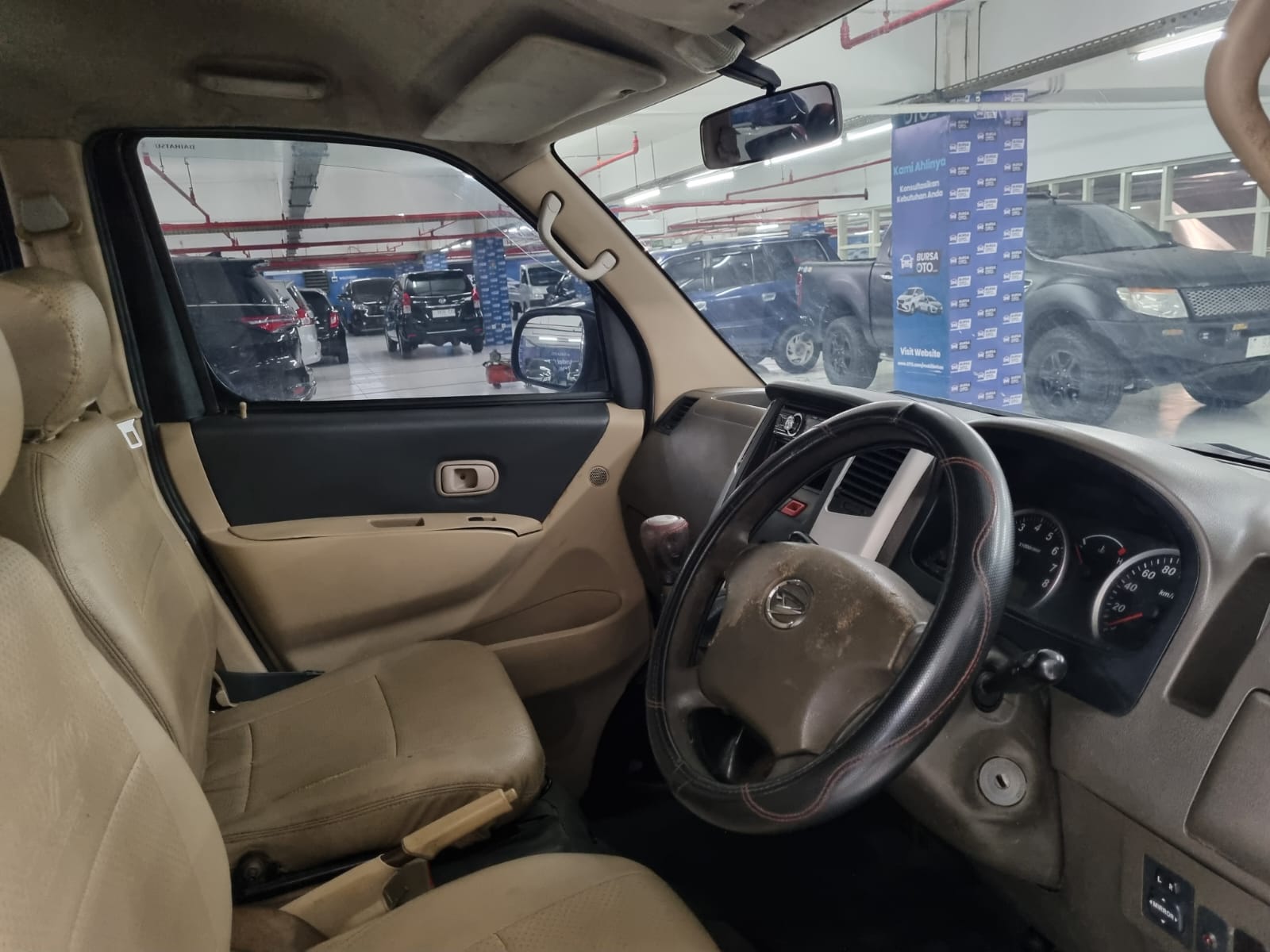 2012 Daihatsu Luxio 2012 Daihatsu Luxio