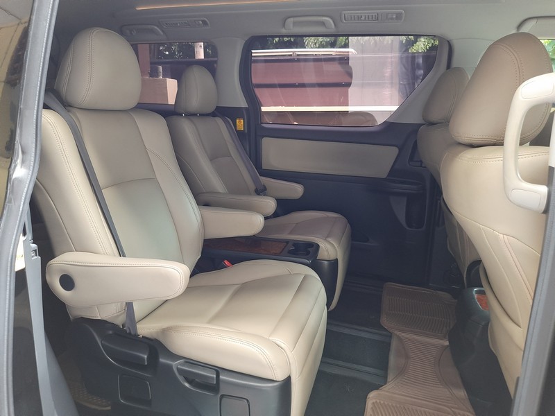 2011 Toyota Alphard 2011 Toyota Alphard