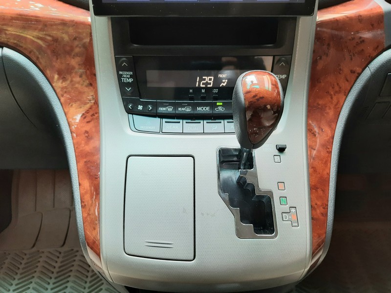 2011 Toyota Alphard 2011 Toyota Alphard