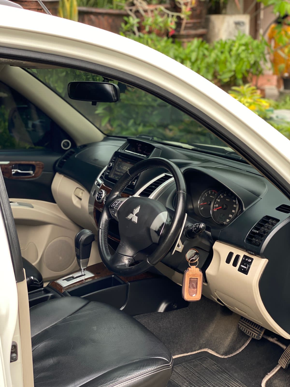 2015 Mitsubishi Pajero Sport 2015 Mitsubishi Pajero Sport