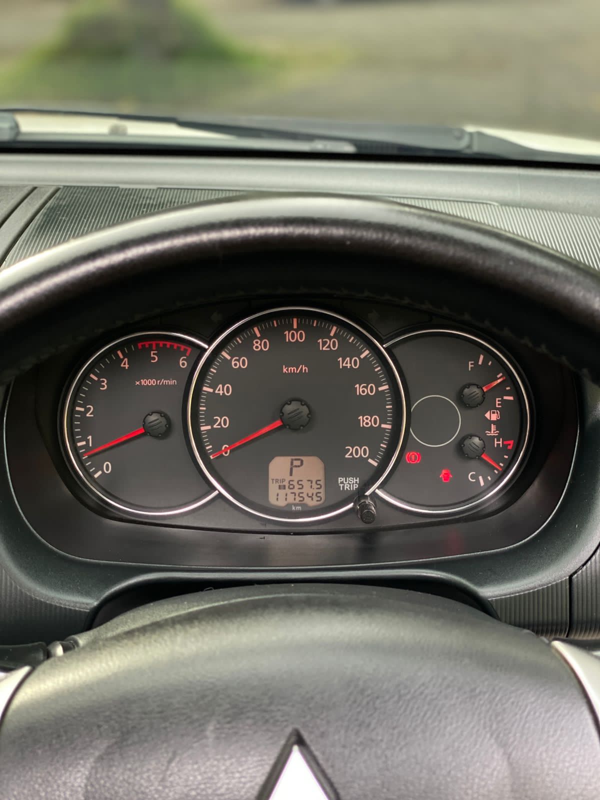 2015 Mitsubishi Pajero Sport 2015 Mitsubishi Pajero Sport