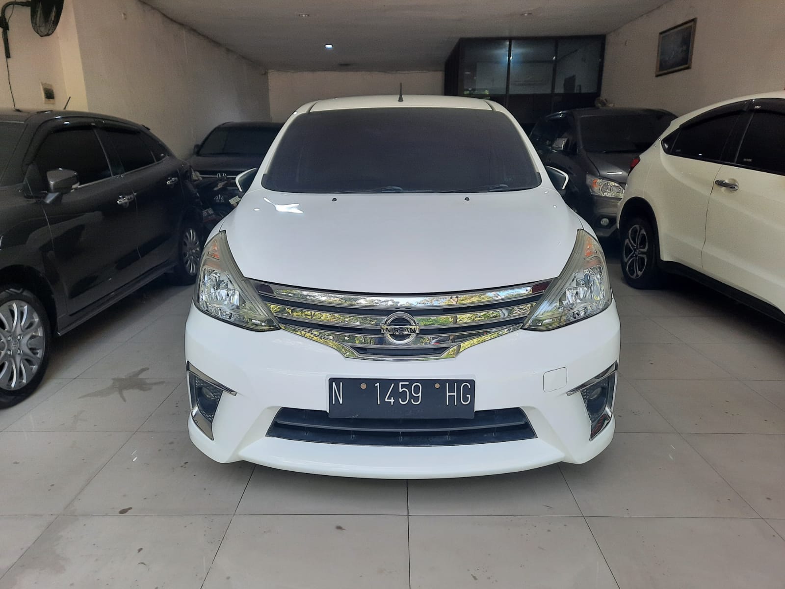 Second Hand 2017 Nissan Grand Livina Second Hand 2017 Nissan Grand Livina
