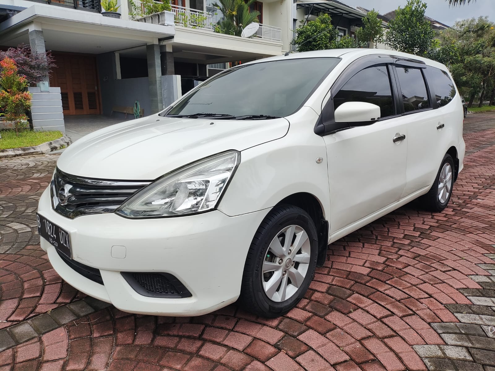 2013 Nissan Grand Livina 2013 Nissan Grand Livina