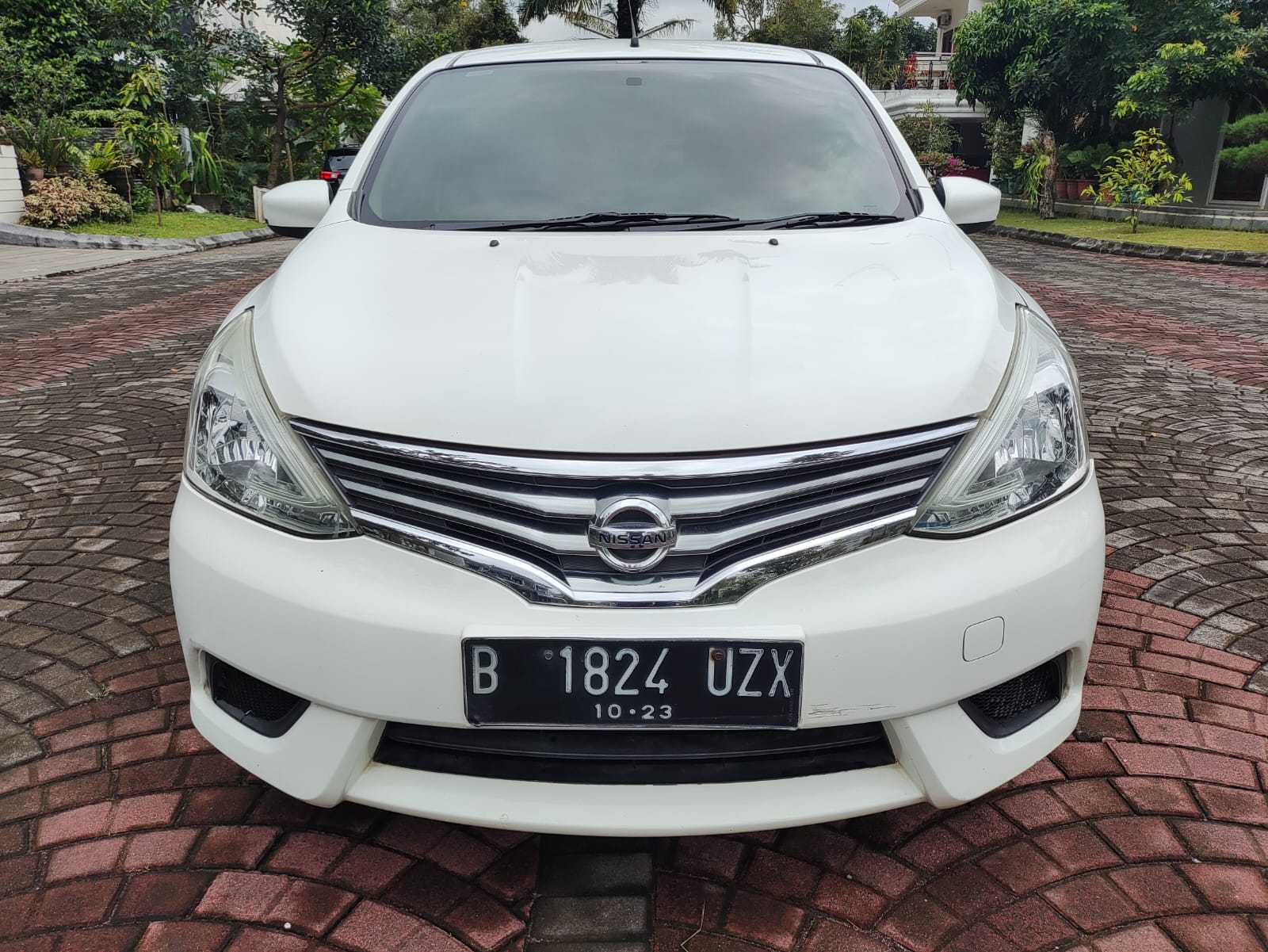 2013 Nissan Grand Livina Bekas 2013 Nissan Grand Livina Bekas