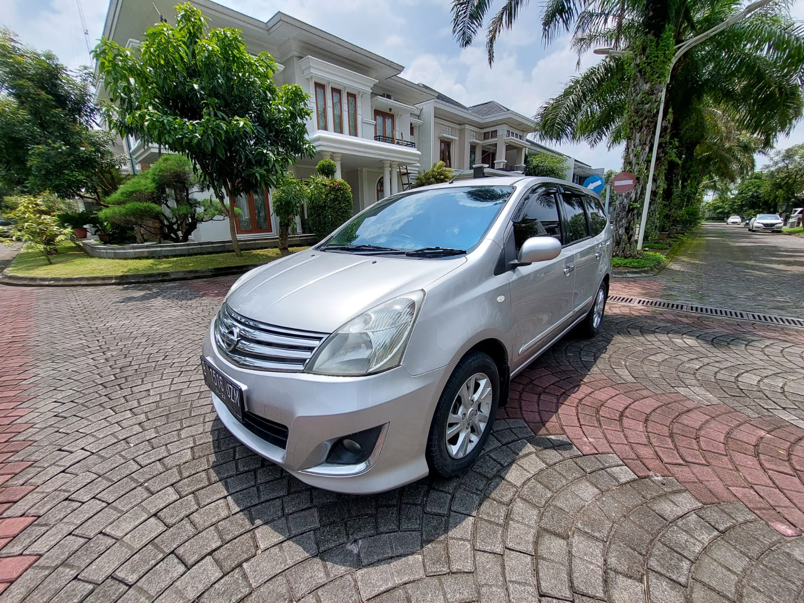 2013 Nissan Grand Livina 2013 Nissan Grand Livina