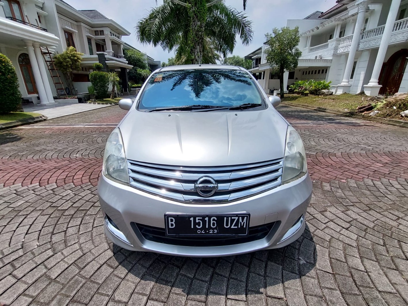 2013 Nissan Grand Livina Bekas 2013 Nissan Grand Livina Bekas