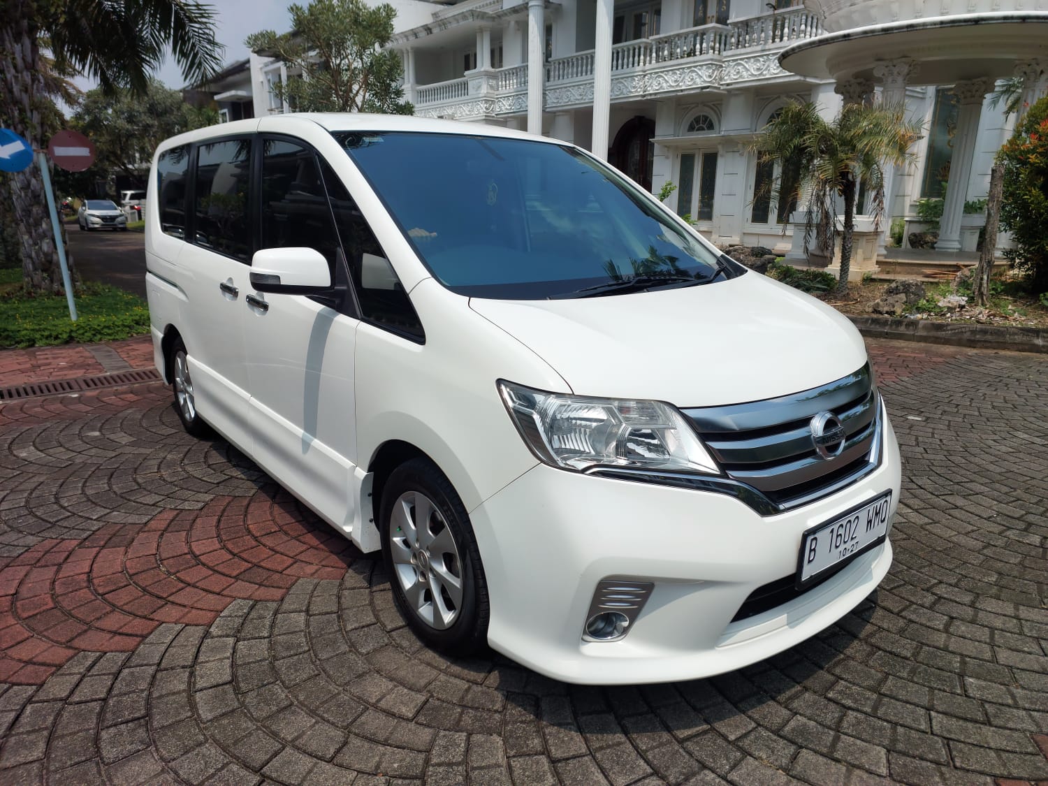 2013 Nissan Serena 2013 Nissan Serena