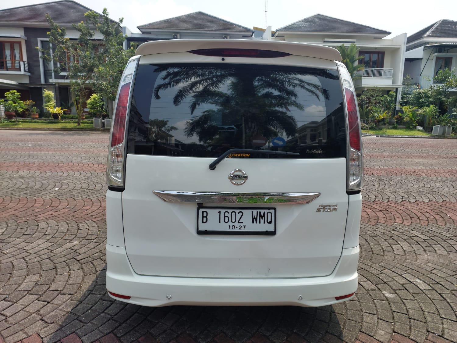 2013 Nissan Serena 2013 Nissan Serena