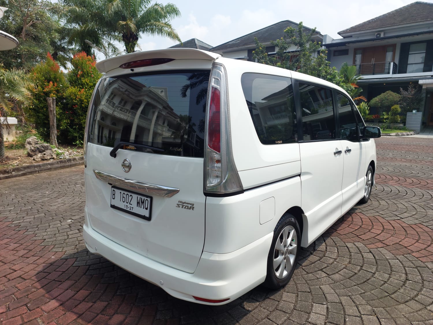 2013 Nissan Serena 2013 Nissan Serena
